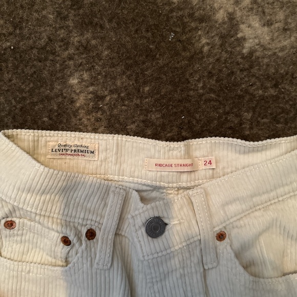 Levi’s - Picture 4 of 4